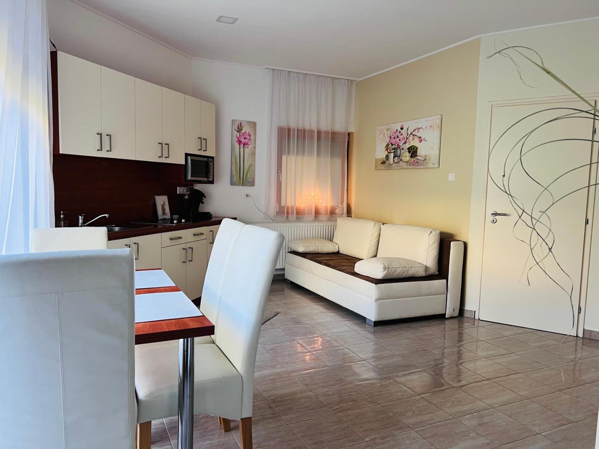 Villa Relax Apartman Гардонь Экстерьер фото