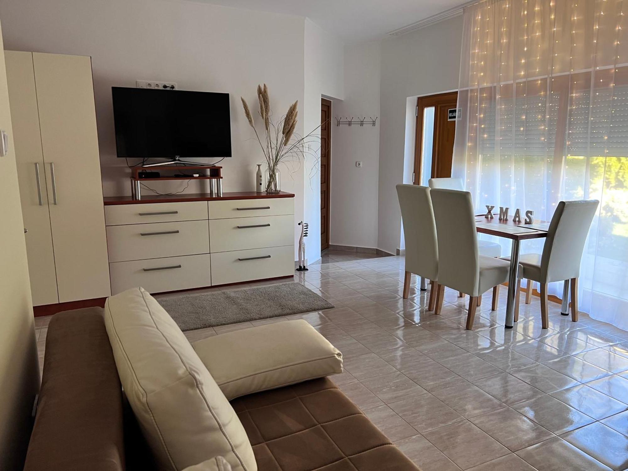 Villa Relax Apartman Гардонь Экстерьер фото